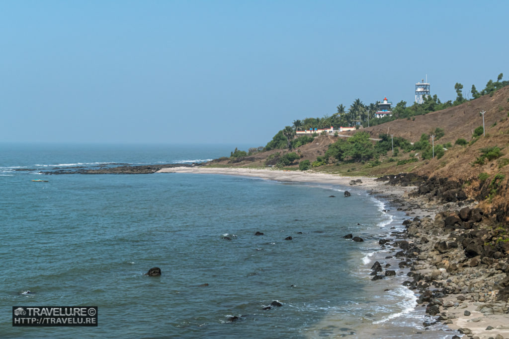 The peninsula that houses Korlai Fort. You can see the lighthouse and a radar tower on the right. - Travelure ©