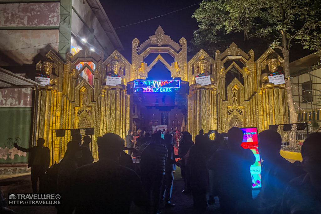 Bahubali set at the entrance of Bollywood Park - Travelure ©