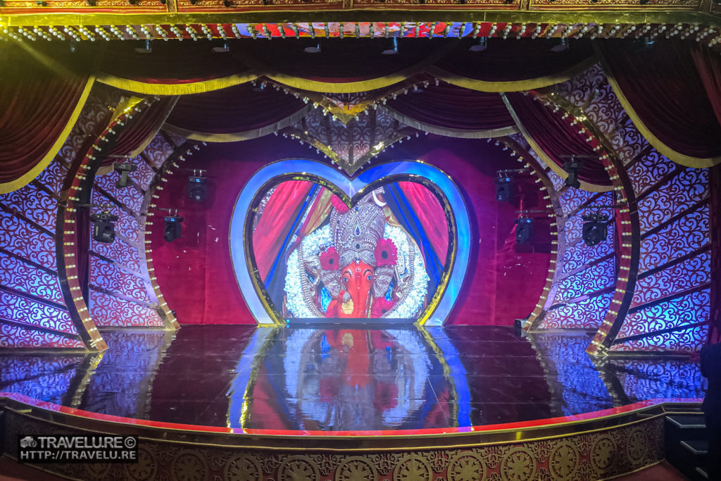 Beautifully-illuminated Bollywood Park Auditorium - Travelure ©