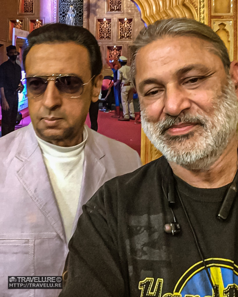 A selfie with the Bollywood bad man - Popular cine artist Gulshan Grover - Travelure ©