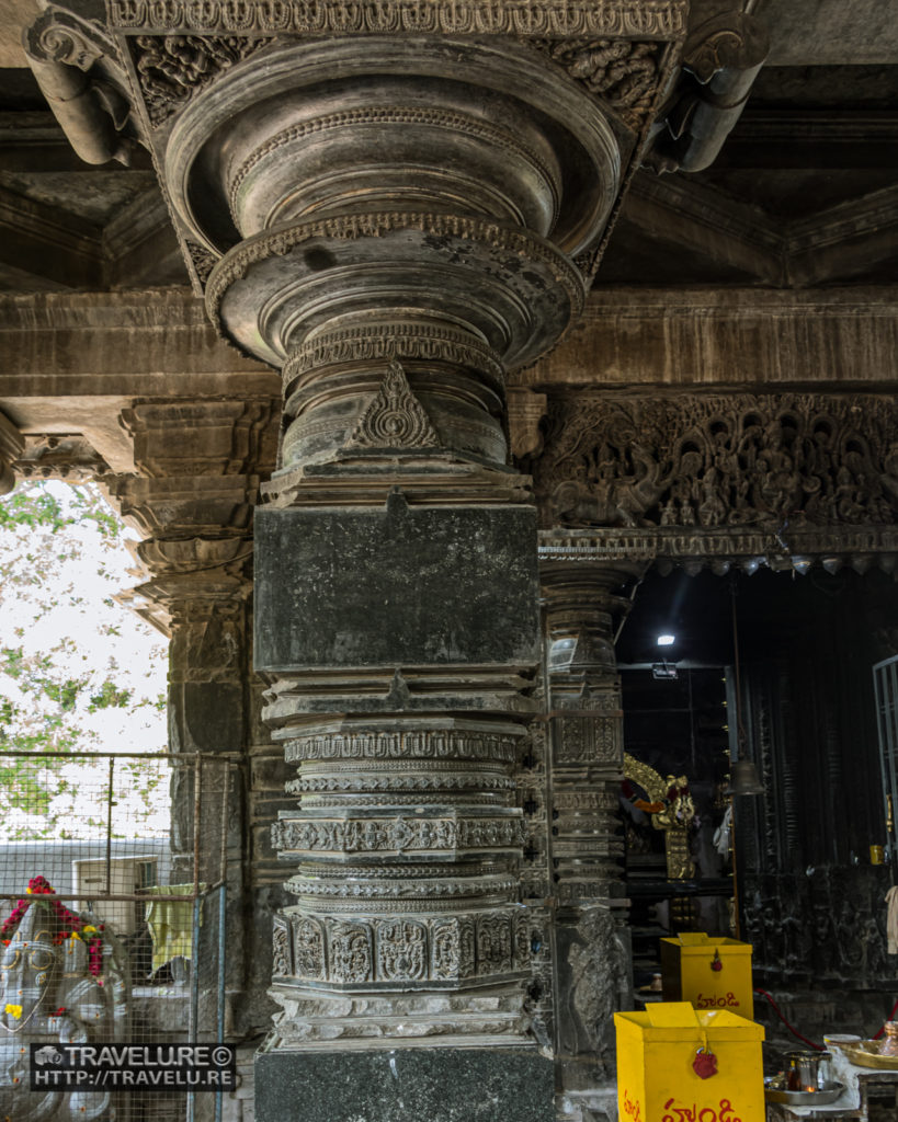 The intricately-carved Natya Mandapam pillar - Travelure ©