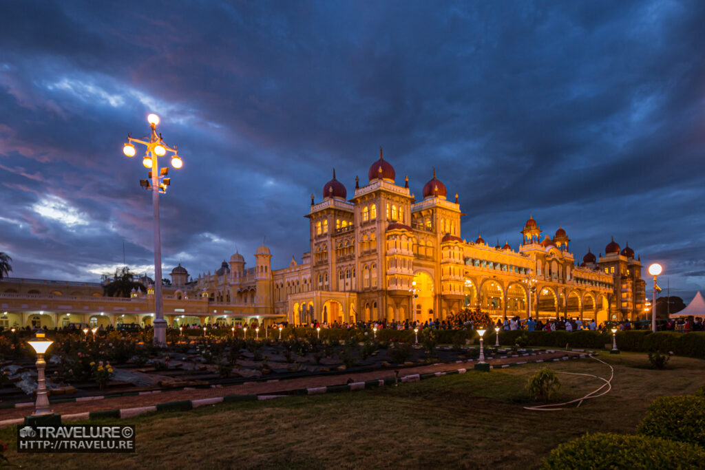 Normal illumination of Mysore Palace - Travelure ©