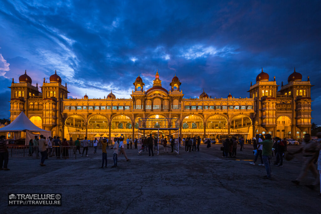 Normal illumination of Mysore Palace - Travelure ©