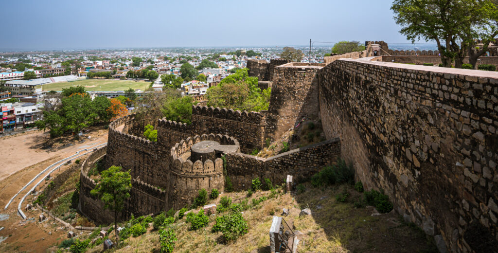 Jhansi Fort and the Folklore of the Jumping Point - Travelure