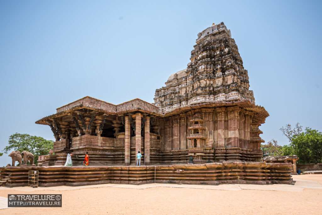 Side view of the temple - Travelure ©