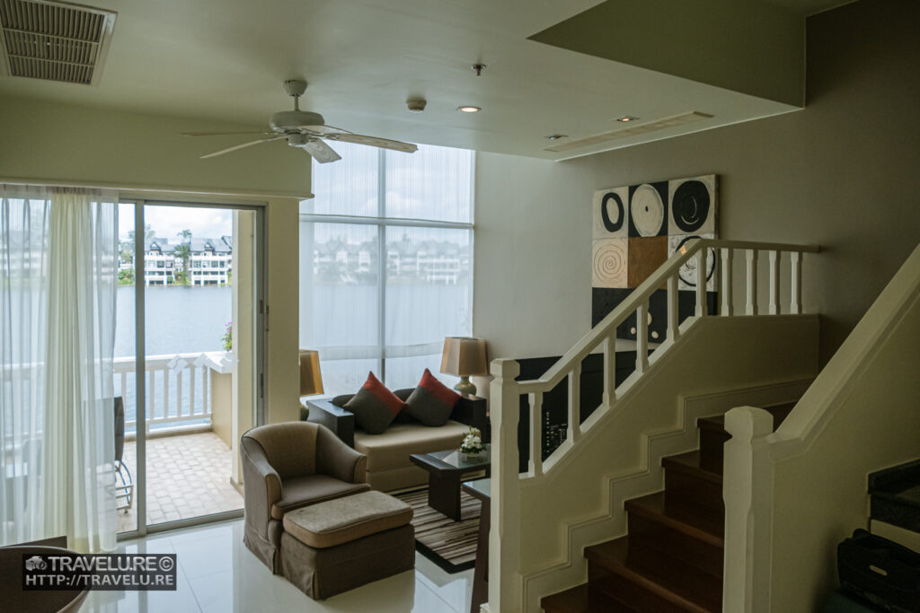 Living room of the one bedroom loft - Travelure ©