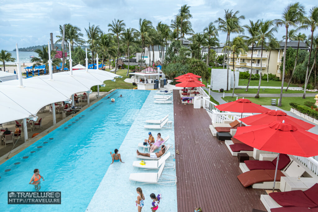 To the right is Xana, and to the left is the ocean! Gorgeous view, isn't is? - Travelure ©